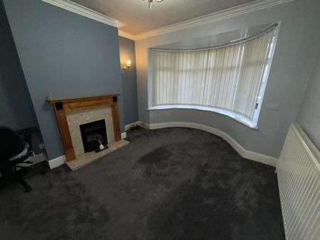 5 bedroom semi-detached house to rent - Photo 2
