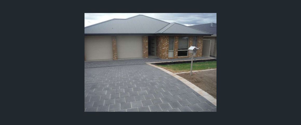 PERFECT 4 BEDROOM HOME !! MUST SEE - Photo 1