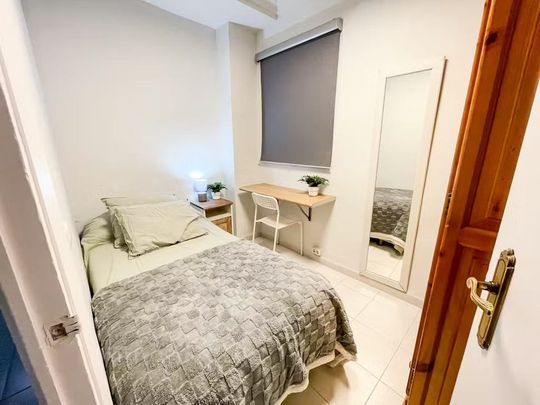 Calle Juan Manuel Rodríguez Correa, Sevilla, Andalusia 41009 - Foto 1