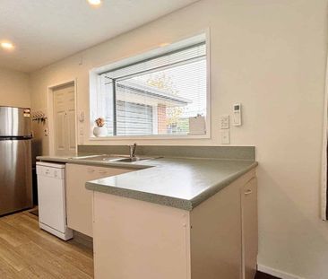 SPREYDON - 2 BEDROOMS, 1 BATHROOM, HEATPUMP, SINGLE GARAGE - Photo 2