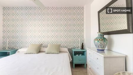 2 room luxury Flat for rent in Alicante, Valencia - Photo 3