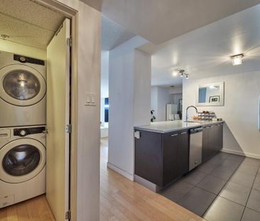 **Condo 4 1/2 à partir du 13 décembre 2025, Loyer : 1 990$/mois** - Photo 1