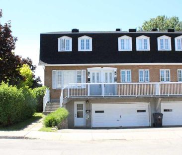 Bachelor Ste-Thérèse - Photo 1