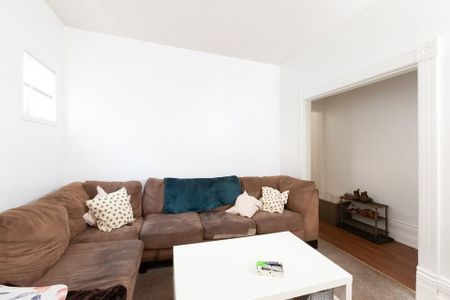 For Lease - 226 Richmond Street, London East, Ontario - Photo 2