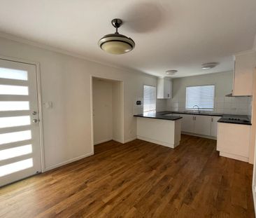 Dual Living + Massive Block Shed - Photo 3