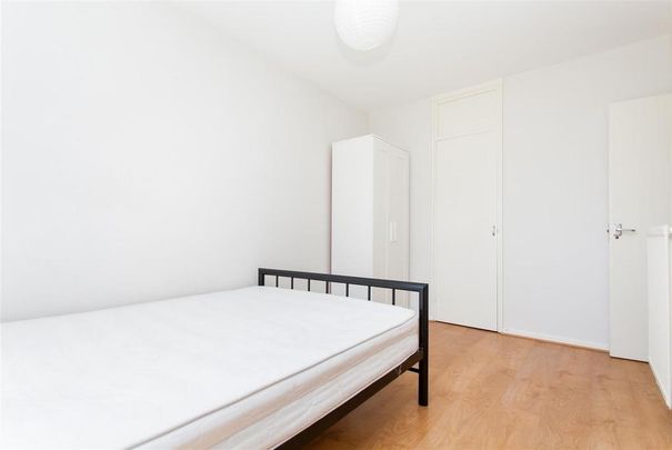3 bedroom flat to rent - Photo 1