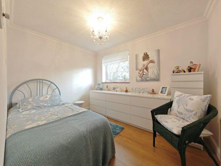 3 bedroom link detached house to rent - Photo 3