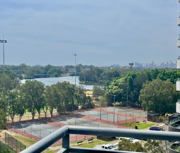 Modern Apartment with Water & City Views - Photo 2