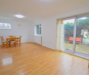 Amberley Road, Slough - Photo 1