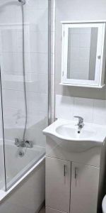 Eastern Road, Romford, RM1 - Photo 4