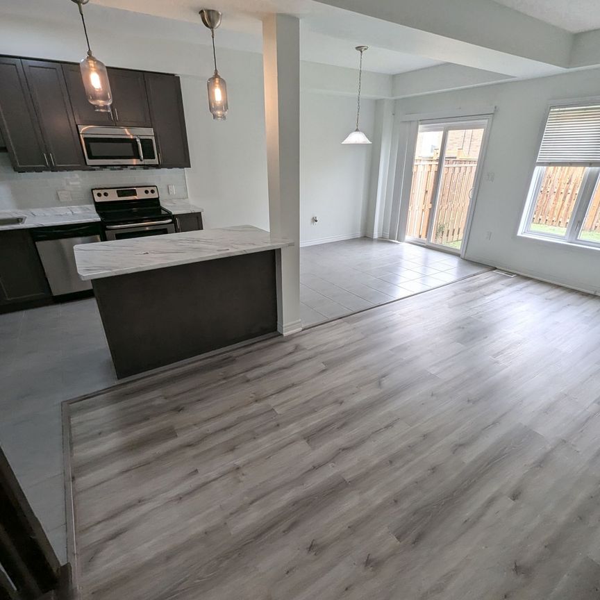 For Lease - 34 Kingsborough Drive, Hamilton, Ontario - Photo 1