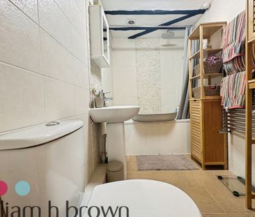 High Street - Photo 4