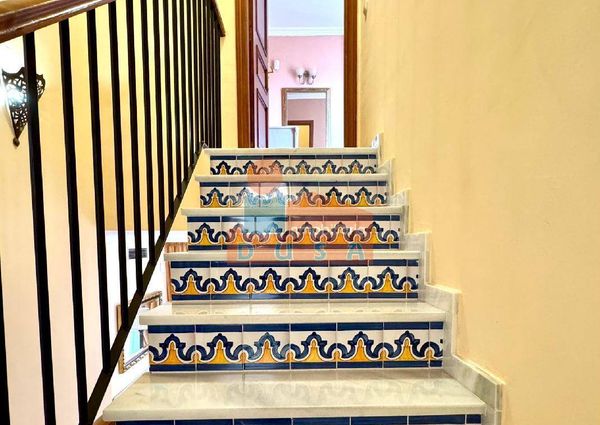 ALQUILER ADOSADA EXCLUSIVA | 2.700 €, 277 m²