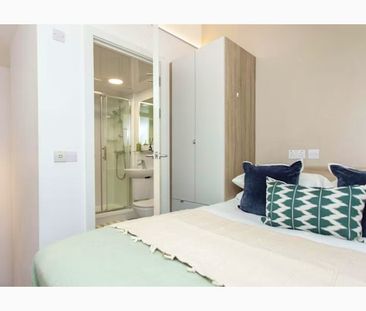 Standard Single Ensuite - Photo 2