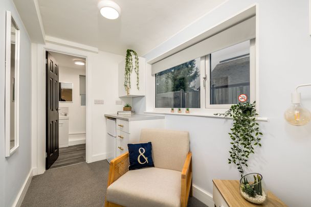 Church Road, Hartshill, Nuneaton, CV10 0LT - Photo 1