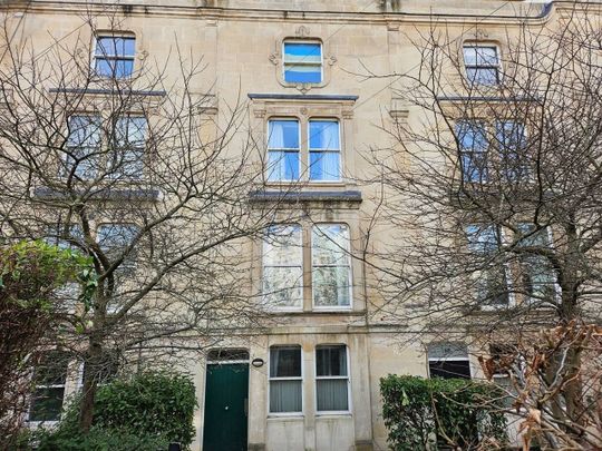 2 Bed Flat, Ashley Road, BS6 - Photo 1