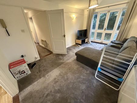 2 bedroom apartment to rent - Photo 2