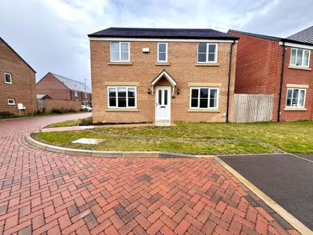 4 bedroom detached house to rent - Photo 4
