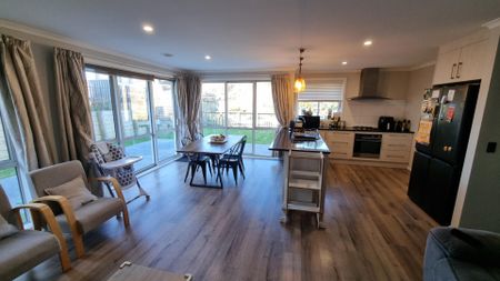 102 Melksham Drive, Churton Park - Photo 2