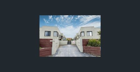 MORDIALLOC BAYSIDE & VILLAGE LIFESTYLE! - Photo 4