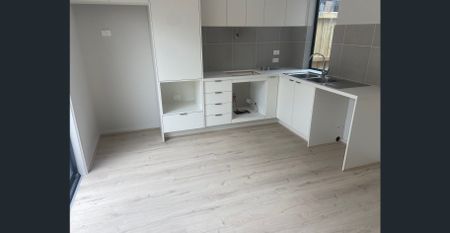 Brand New Family Home in WOLLERT! - Photo 3