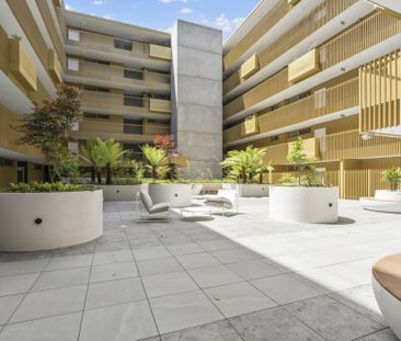 Modern Living in Boulevard - Photo 2