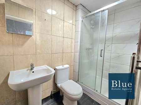 Mornington Crescent, Hounslow, TW5 - Photo 3