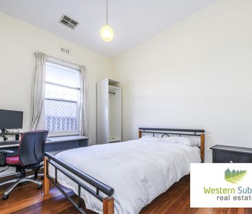 Outstanding inner city character home - Photo 2