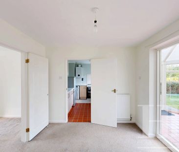Ifield Drive, Crawley, RH11 - Photo 2