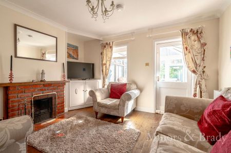 3 bedroom terraced house to rent - Photo 4