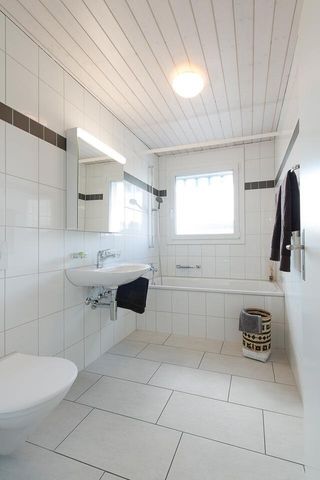 Einzigartige Wohnung mit Dachzimmer - Photo 2