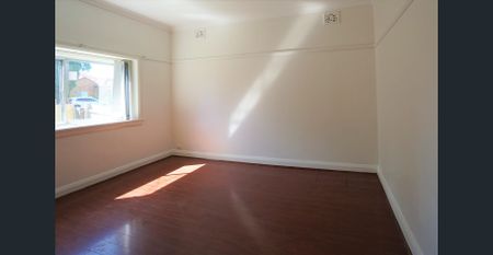 Spacious Home in Convenience Location - Photo 3