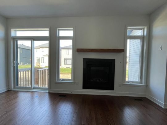 For Lease - 640 RATHBURN Lane, Leitrim, Ontario - Photo 1