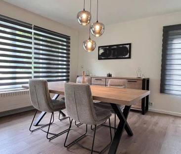 Gelijkvloers appartement met twee slaapkamers, tuin en garage. - Foto 4