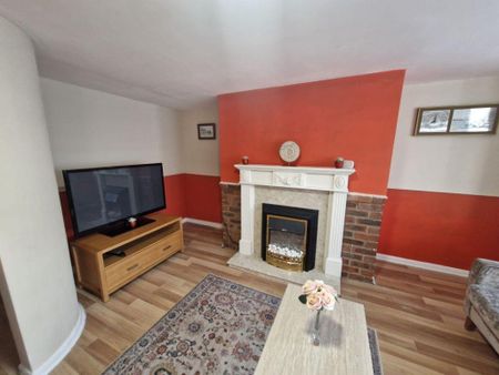 House share to rent - Photo 2