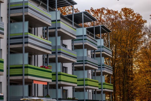 Großzügige 2-Zimmer-Wohnung im modernisierten Wohngebiet // 3.OG rechts - Photo 1