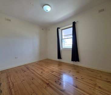 Beautiful family home, full of character! - Photo 2