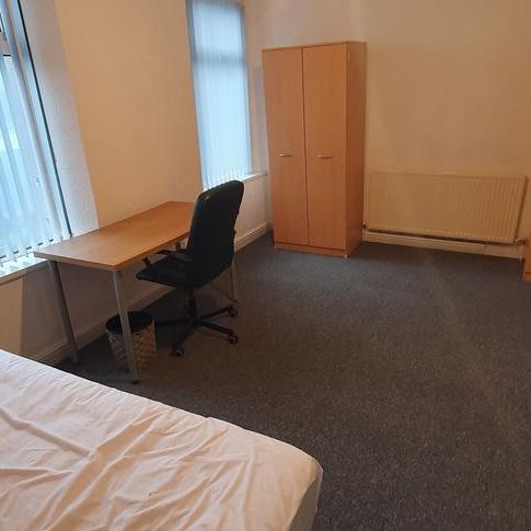 4 bedroom house to rent - Photo 1