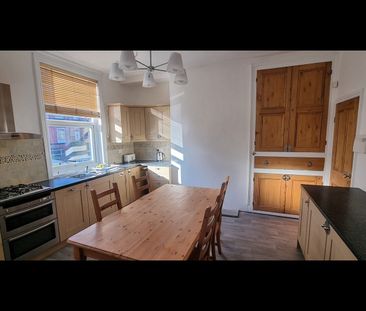Room in a Shared House, Arthington View, LS10 - Photo 2