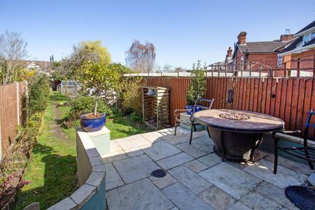 3 bedroom semi-detached house to rent - Photo 2