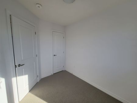 For Lease - 461 Blackburn Drive Unit# 72, Brantford, Ontario - Photo 3