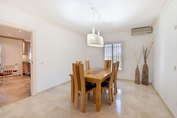 5 bedroom luxury Villa for rent in Marbella Del Este, Andalusia - Photo 1