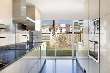 Casa o chalet de alquiler en Passeig Riera de la Ribes, Can Girona - Terramar - Vinyet - Photo 3