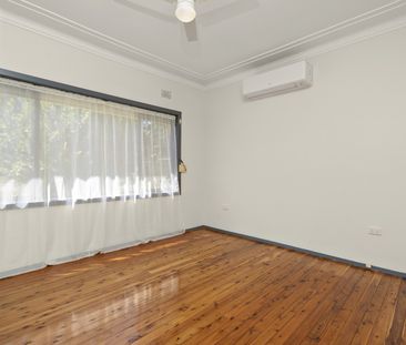 Neat 3 Bedroom Home - Photo 6