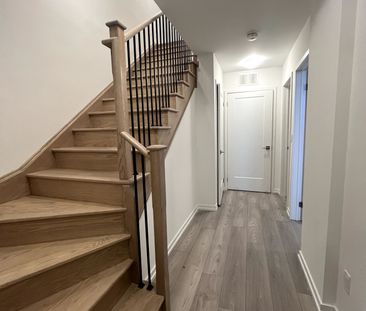 For Lease - 16 Lytham Green Circle Unit# 6, Newmarket, Ontario - Photo 3