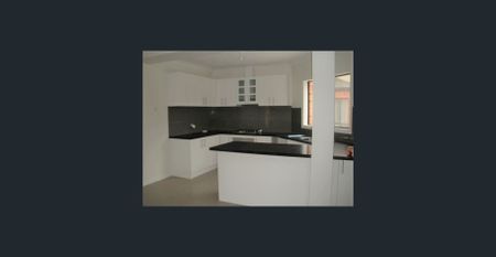 Modern three bedroom townhouse in a great location! - Photo 3