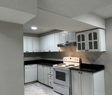 For Lease - 411 Bristol Road, Mississauga, Ontario - Photo 2