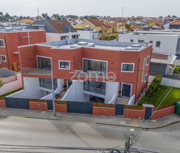 3 room luxury House for rent in Seixal, Distrito de Setúbal - Photo 2