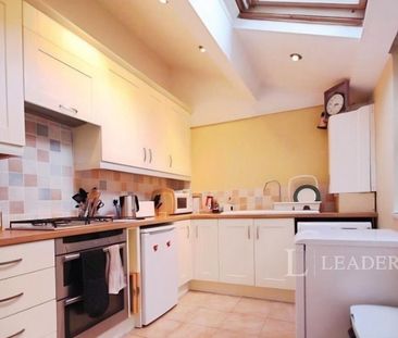 2 bedroom end of terrace to rent Harcourt Terrace, Stamford - Photo 3