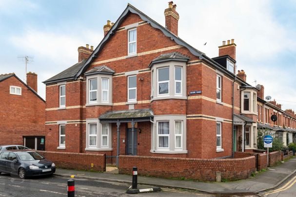 Room in Shared House - Grove Road, Hereford - Photo 1